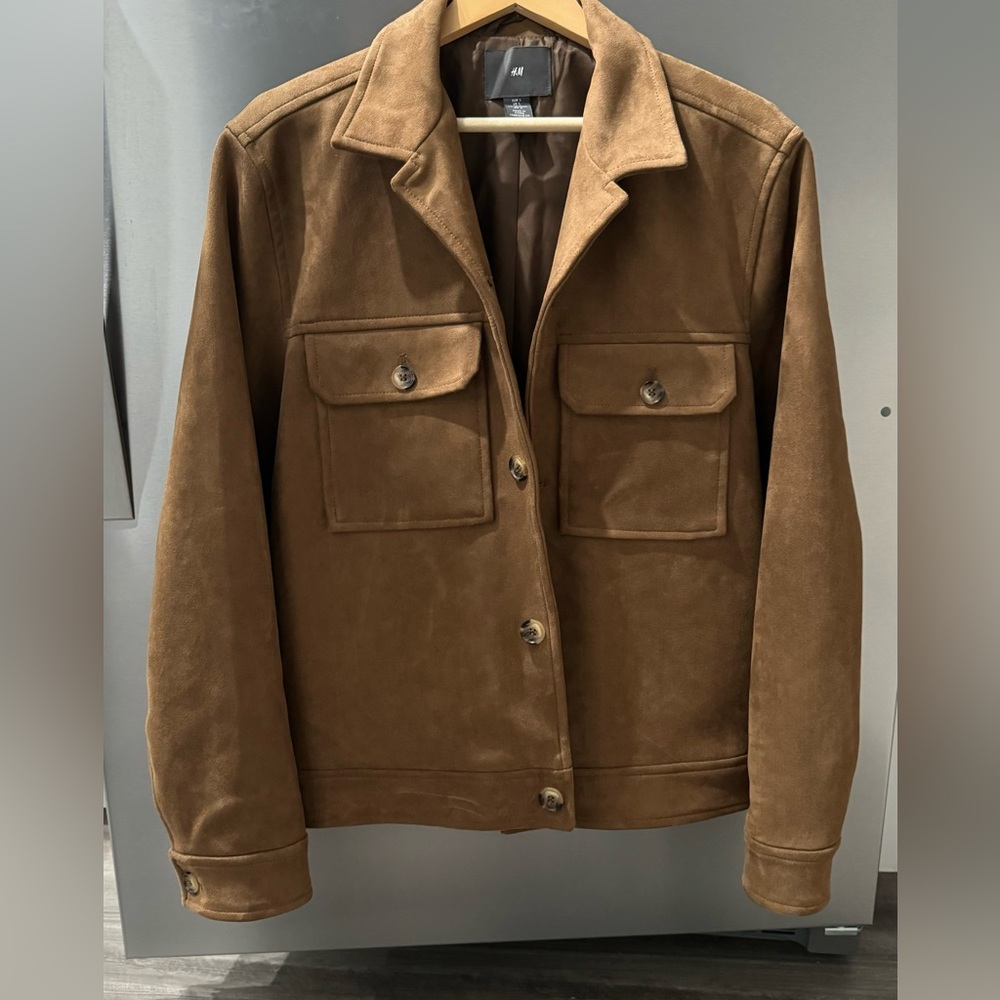 NEW W/O TAGS, never worn H&M Men’s brown suede jacket